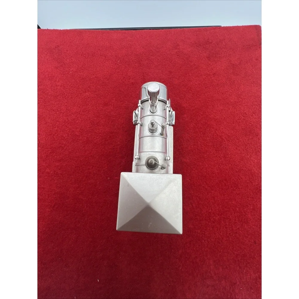 Small Solid Metal‎ Steam Train Desktop quarts Clock Japan Movement